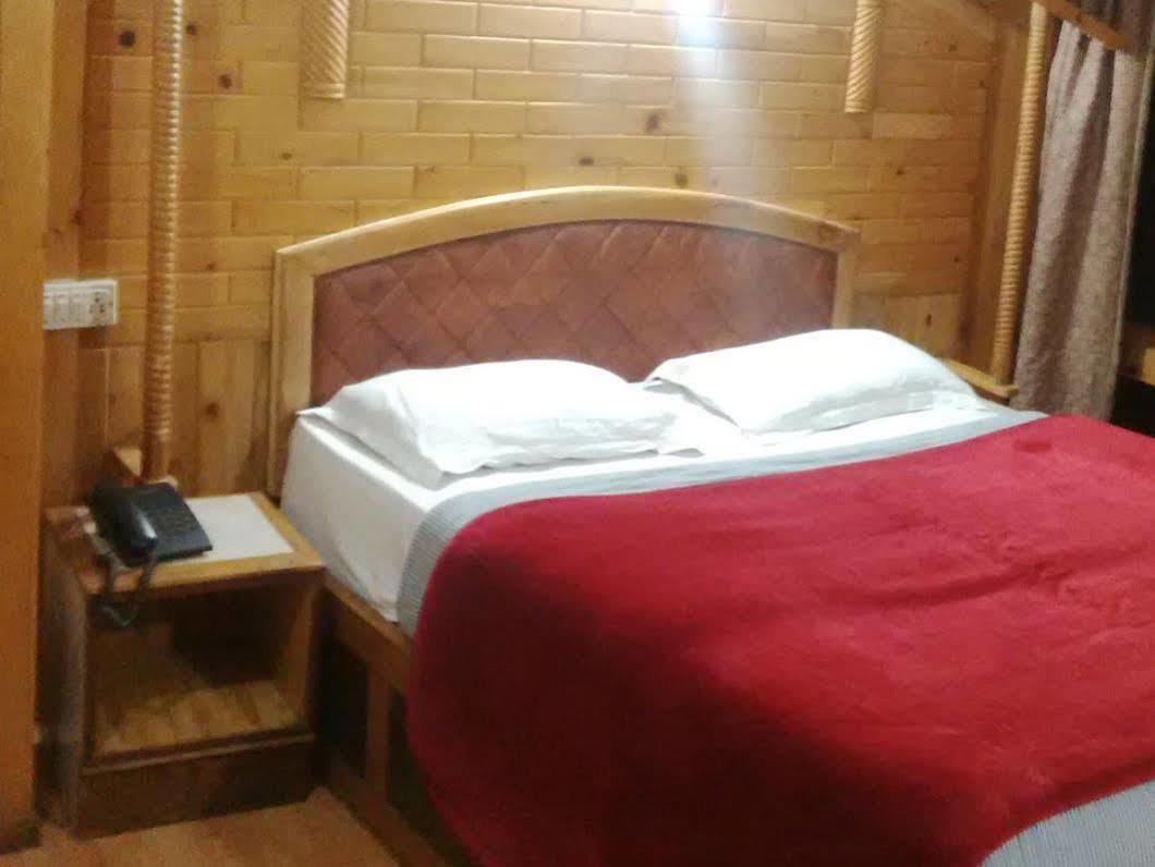 Hotel New Bharat Bhīm Tāl Kültér fotó